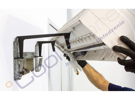 Bracket for mounting the indoor unit